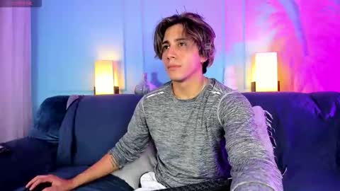 Snapshot of allexcano chatting on 09-13-25, 01:33 Allex online show from 09-13-25, 01:33