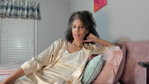 wishlist on bio online show from 02-08-25, 01:32