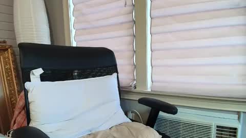 wishlist on bio online show from 02-13-26, 10:17