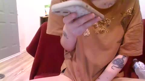 alliebearx online show from 02-01-25, 05:47