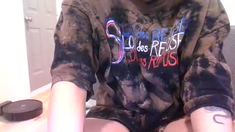 alliebearx online show from 02-23-25, 06:01