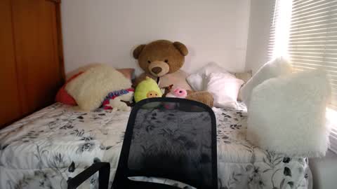 Snapshot of allierose_ chatting on 12-13-24, 07:10 Allie online show from 12-13-24, 07:10