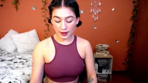 Snapshot of allierose_ chatting on 11-05-25, 04:18 Allie online show from 11-05-25, 04:18