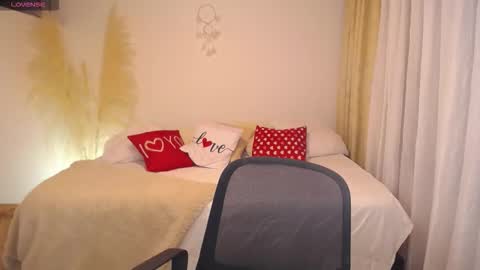 Snapshot of allierose_ chatting on 03-05-26, 06:37 Allie online show from 03-05-26, 06:37