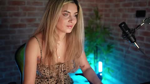 Allie online show from 01-10-25, 05:37