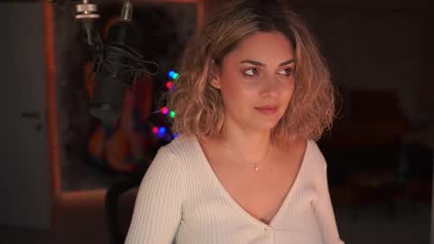 Allie online show from 12-14-25, 01:16