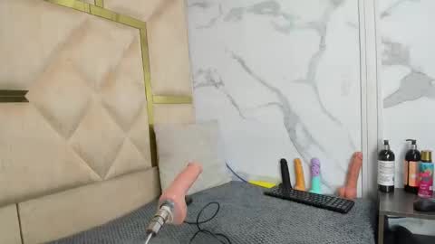 Snapshot of allison_69ts chatting on 11-13-25, 05:17 allison_69ts online show from 11-13-25, 05:17