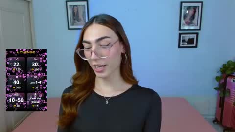 Snapshot of allisonblossom chatting on 10-12-25, 06:40 online show from 10-12-25, 06:40