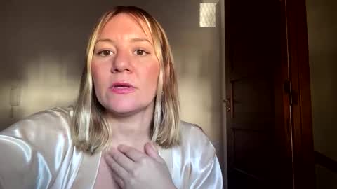 allisonlove2 online show from 05-12-26, 07:22