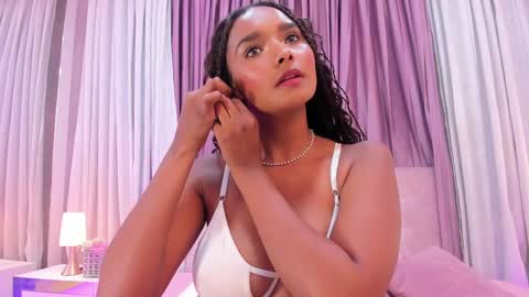 Snapshot of allisonn_bell chatting on 03-07-25, 07:38 Allison online show from 03-07-25, 07:38