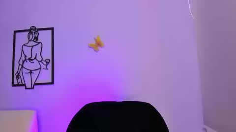 Snapshot of allisonn_bell chatting on 09-16-25, 09:05 Allison online show from 09-16-25, 09:05