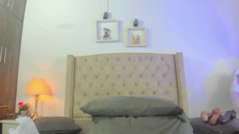 Snapshot of allisson_m chatting on 01-26-25, 12:11 allisson online show from 01-26-25, 12:11