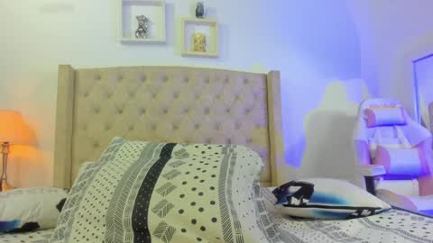 Snapshot of allisson_m chatting on 01-31-25, 12:07 allisson online show from 01-31-25, 12:07