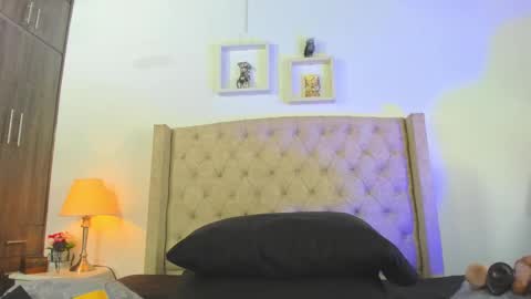 Snapshot of allisson_m chatting on 02-11-25, 12:05 allisson online show from 02-11-25, 12:05