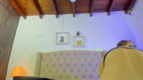 Snapshot of allisson_m chatting on 02-14-25, 12:03 allisson online show from 02-14-25, 12:03