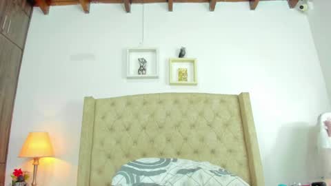 Snapshot of allisson_m chatting on 03-04-25, 03:15 allisson online show from 03-04-25, 03:15