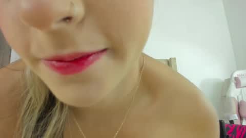 Snapshot of allisson_m chatting on 03-09-25, 12:09 allisson online show from 03-09-25, 12:09