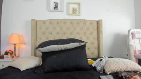 Snapshot of allisson_m chatting on 09-12-25, 12:05 allisson online show from 09-12-25, 12:05