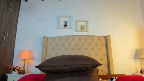 Snapshot of allisson_m chatting on 09-18-25, 12:07 allisson online show from 09-18-25, 12:07