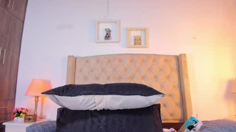 Snapshot of allisson_m chatting on 09-26-25, 12:09 allisson online show from 09-26-25, 12:09