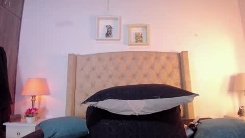 Snapshot of allisson_m chatting on 10-22-25, 12:05 allisson online show from 10-22-25, 12:05