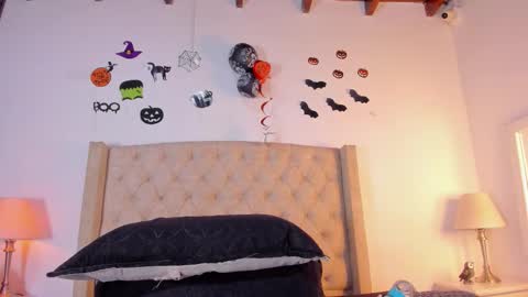 Snapshot of allisson_m chatting on 11-02-25, 12:07 allisson online show from 11-02-25, 12:07