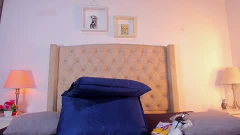 Snapshot of allisson_m chatting on 11-06-25, 12:06 allisson online show from 11-06-25, 12:06