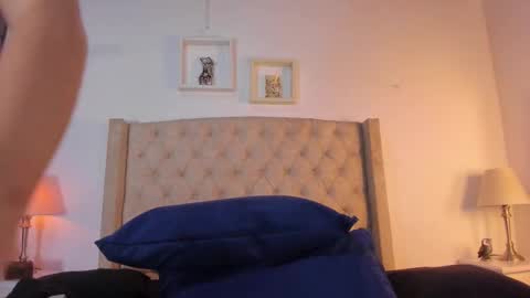 Snapshot of allisson_m chatting on 11-11-25, 12:05 allisson online show from 11-11-25, 12:05