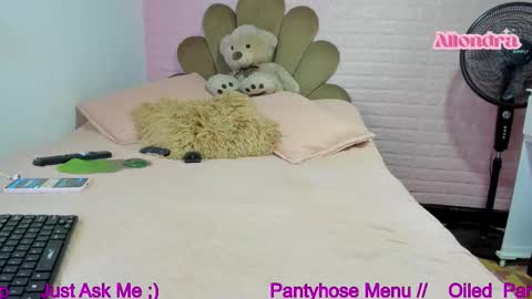 Snapshot of allondra_11 chatting on 09-25-25, 08:56 allondra online show from 09-25-25, 08:56