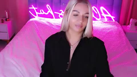 AlwaysHot online show from 10-26-25, 02:17