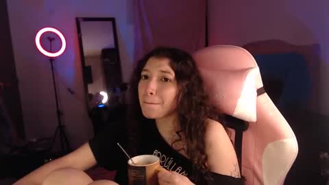 Snapshot of ally_donfort chatting on 02-10-25, 11:34 Ally online show from 02-10-25, 11:34