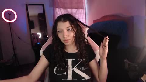 Snapshot of ally_donfort chatting on 02-11-25, 07:59 Ally online show from 02-11-25, 07:59