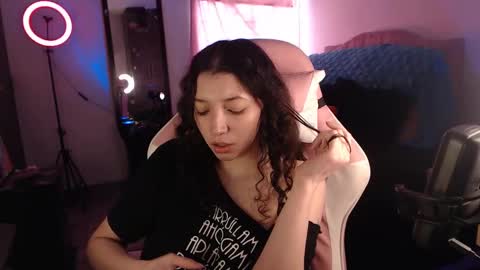 Snapshot of ally_donfort chatting on 02-12-25, 08:40 Ally online show from 02-12-25, 08:40