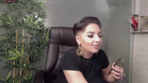         online show from 02-12-25, 12:48