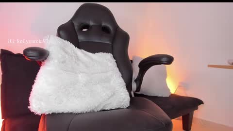 Snapshot of allysnow chatting on 01-16-25, 03:24 Kelly online show from 01-16-25, 03:24