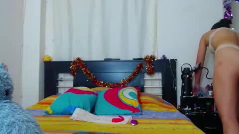 Snapshot of allyson_collins_ chatting on 02-26-25, 12:16 Allyson collins online show from 02-26-25, 12:16