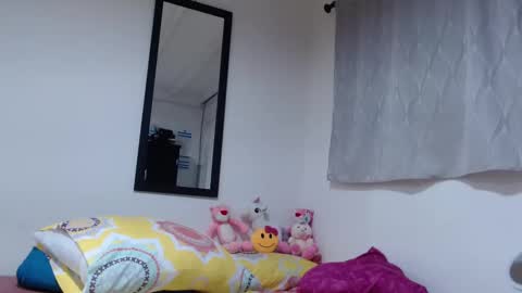 Allysonstonnes online show from 11-25-25, 10:32