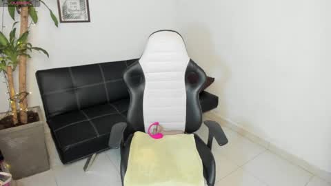 allyssann online show from 04-22-26, 09:38