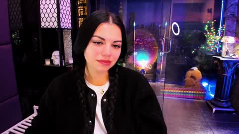 Snapshot of alma_pearl chatting on 12-21-24, 07:24 Alma online show from 12-21-24, 07:24