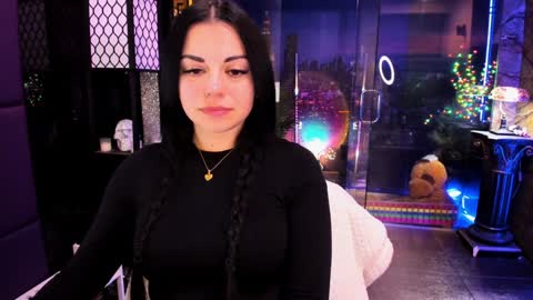 Snapshot of alma_pearl chatting on 12-23-24, 11:57 Alma online show from 12-23-24, 11:57