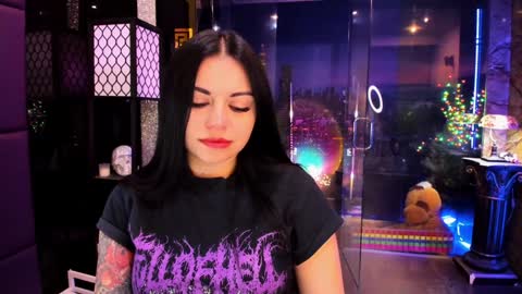 Snapshot of alma_pearl chatting on 12-30-24, 10:10 Alma online show from 12-30-24, 10:10