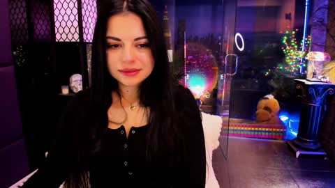 Snapshot of alma_pearl chatting on 01-04-25, 09:00 Alma online show from 01-04-25, 09:00