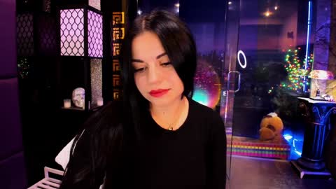 Snapshot of alma_pearl chatting on 01-08-25, 09:42 Alma online show from 01-08-25, 09:42