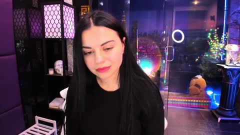 Snapshot of alma_pearl chatting on 01-25-25, 11:55 Alma online show from 01-25-25, 11:55