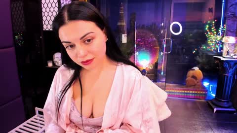 Snapshot of alma_pearl chatting on 01-28-25, 10:45 Alma online show from 01-28-25, 10:45