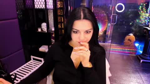 Snapshot of alma_pearl chatting on 02-27-25, 07:23 Alma online show from 02-27-25, 07:23