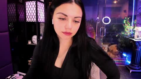 Snapshot of alma_pearl chatting on 10-12-25, 08:02 Alma online show from 10-12-25, 08:02