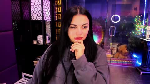 Snapshot of alma_pearl chatting on 10-22-25, 07:52 Alma online show from 10-22-25, 07:52