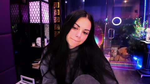 Snapshot of alma_pearl chatting on 10-24-25, 05:48 Alma online show from 10-24-25, 05:48