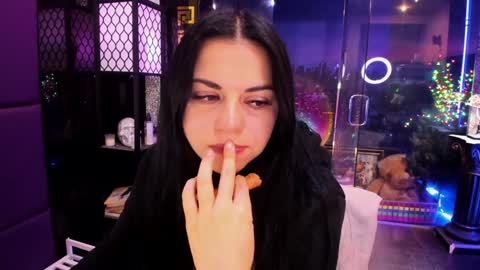 Snapshot of alma_pearl chatting on 11-08-25, 08:47 Alma online show from 11-08-25, 08:47